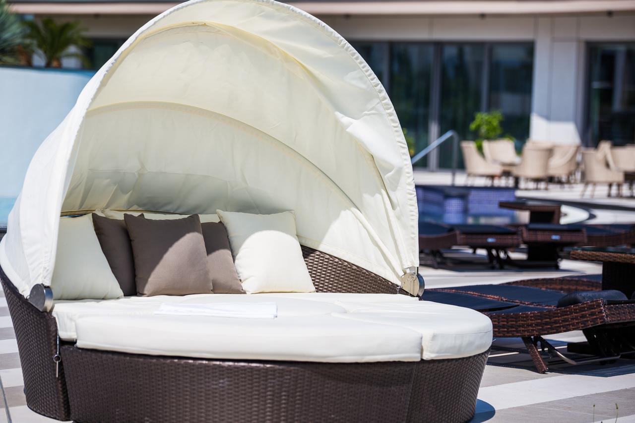 Aura Hotel Adults Only บาลาตอนฟือเรด ภายนอก รูปภาพ