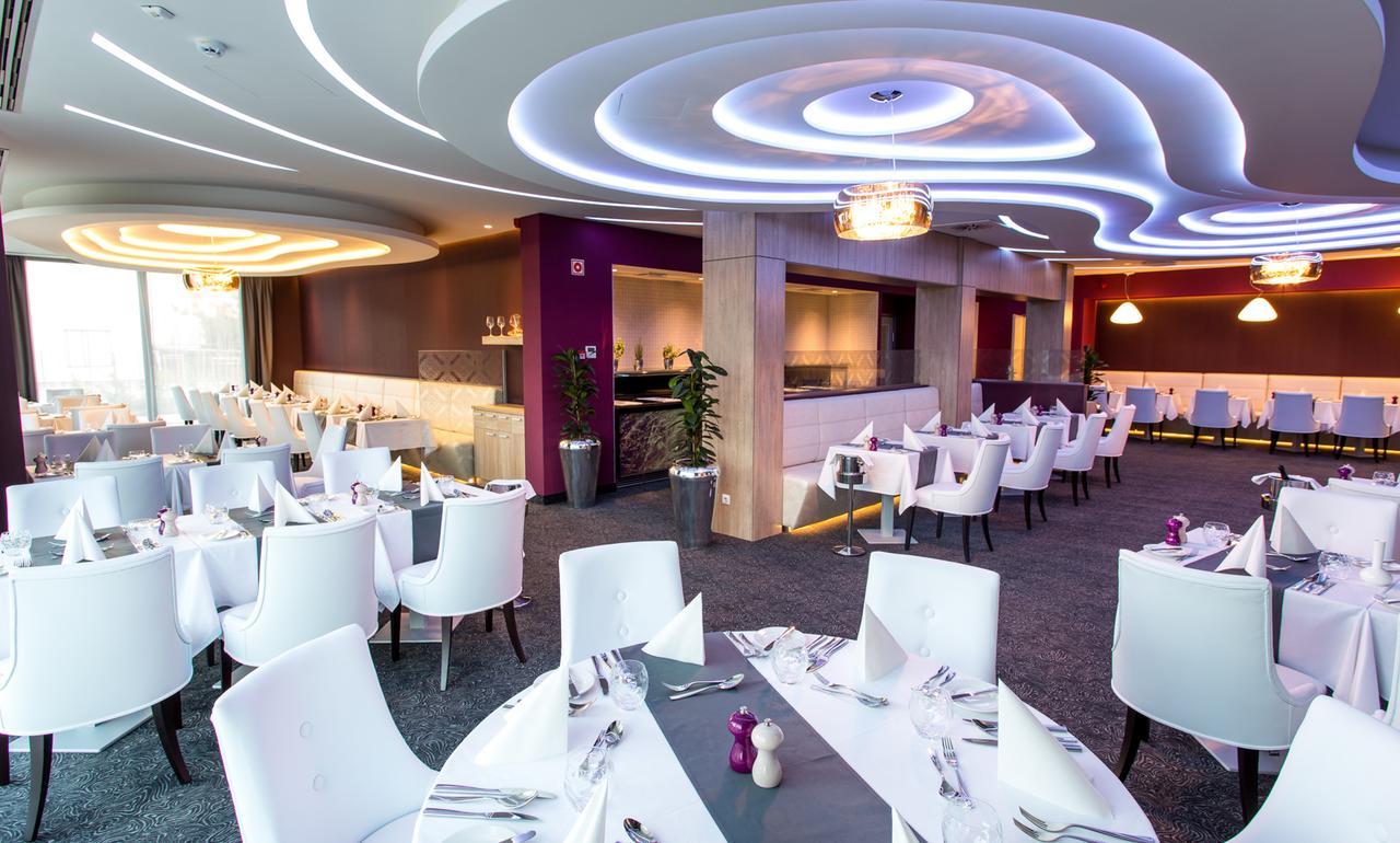 Aura Hotel Adults Only บาลาตอนฟือเรด ภายนอก รูปภาพ