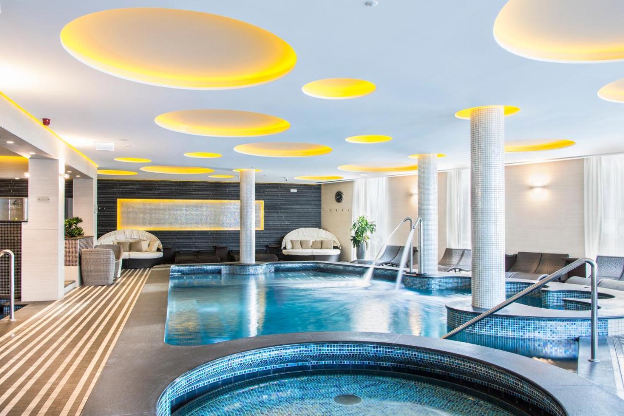 Aura Hotel Adults Only บาลาตอนฟือเรด ภายนอก รูปภาพ